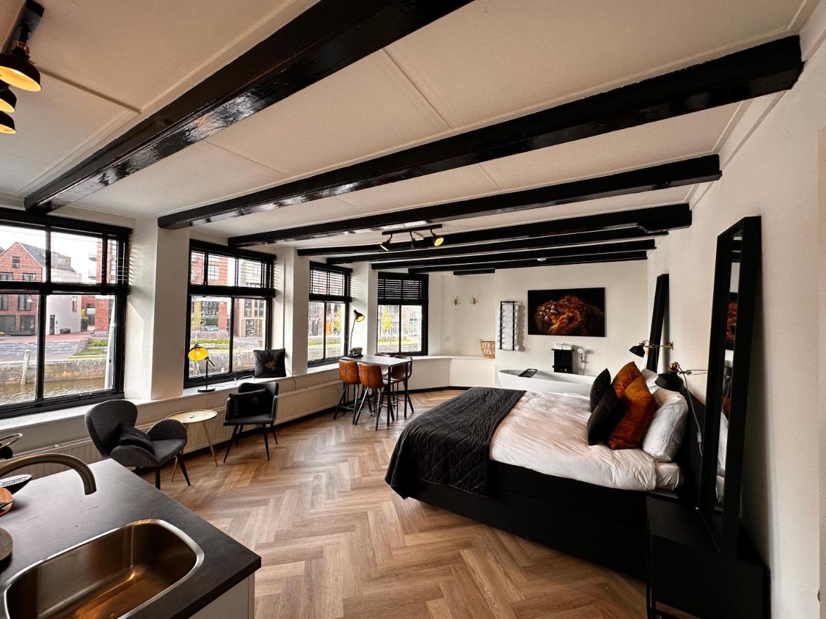 Borrel & Bed Onder Zeil * Zwolle (Overijssel)